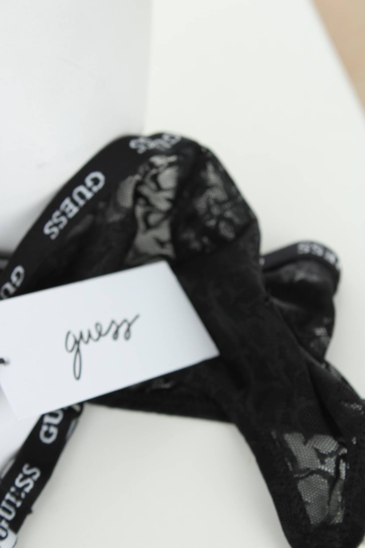 Сутиен Guess3