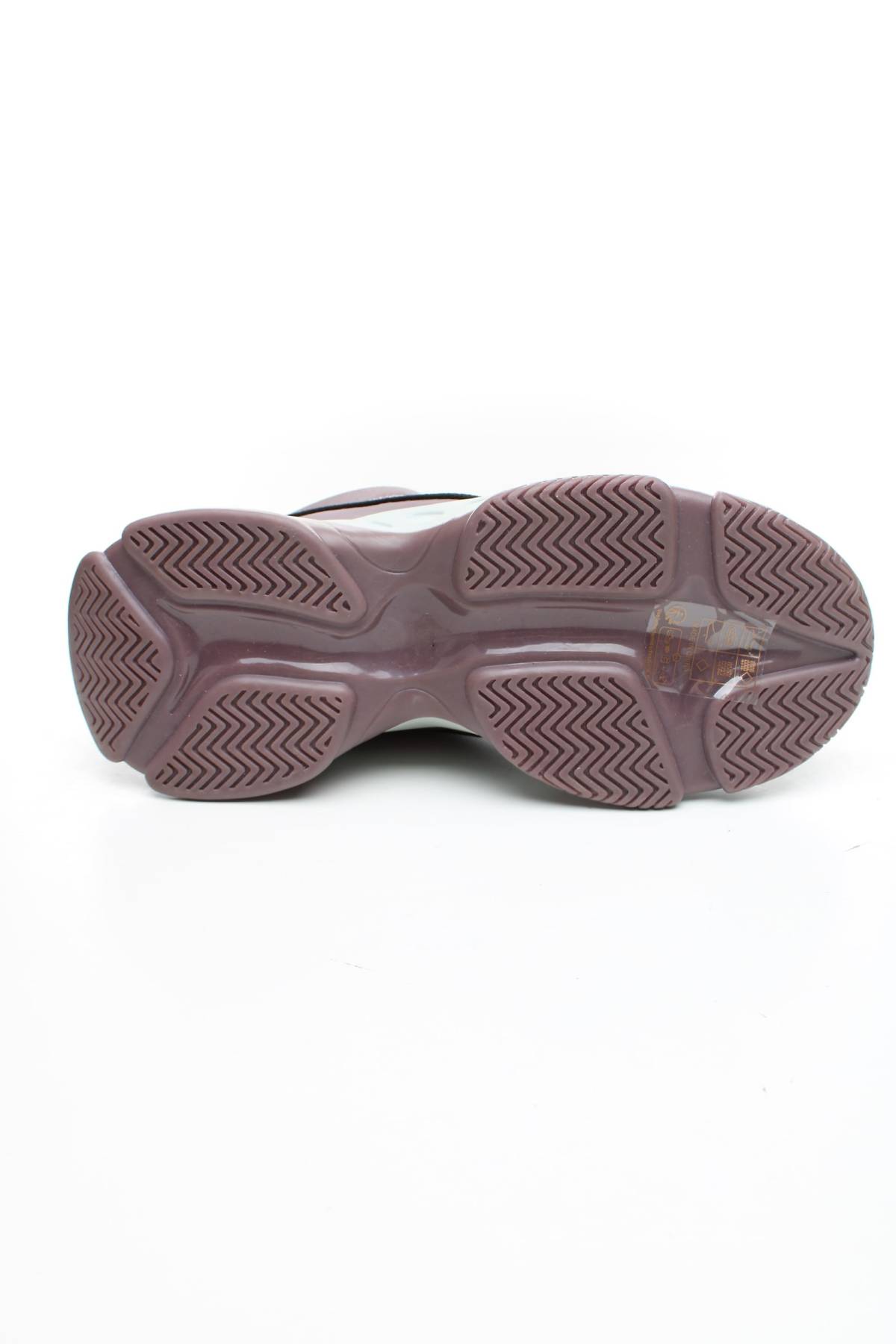 Αθλητικά παπούτσια Steve Madden4 - Contourshop.gr Αθλητικά παπούτσια Steve Madden4