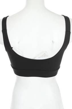 Спортен сутиен Guess2