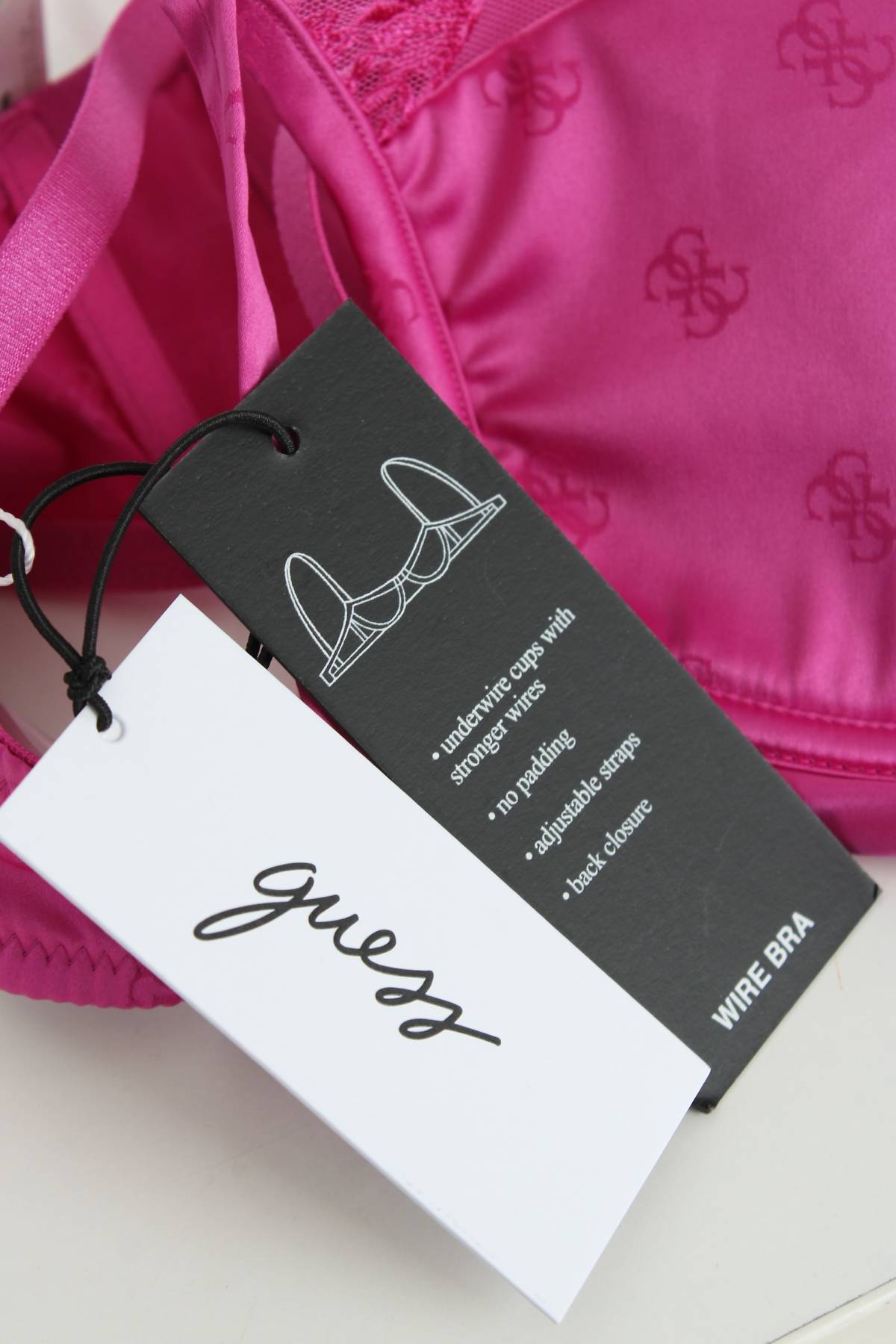 Сутиен Guess3