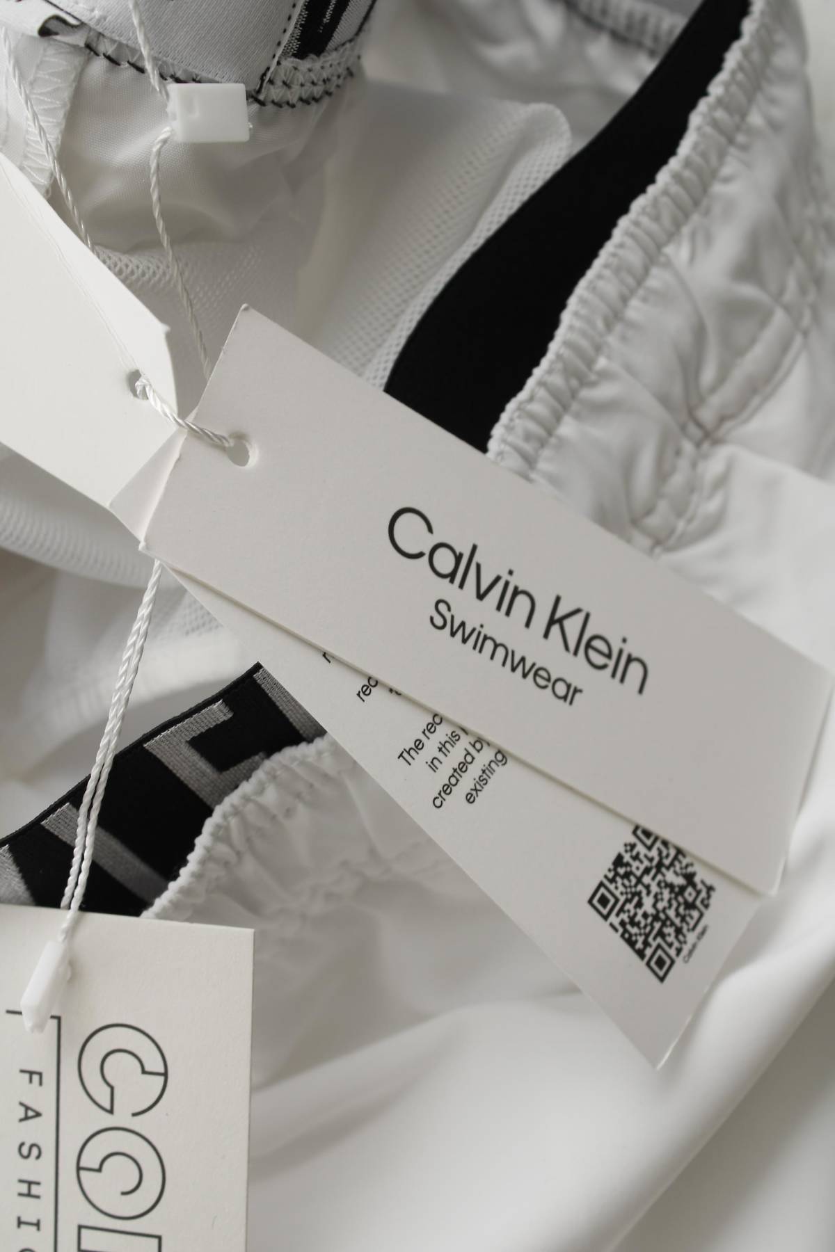 Мъжки шорти за плуване Calvin Klein3 - Contour.bg Мъжки шорти за плуване Calvin Klein3