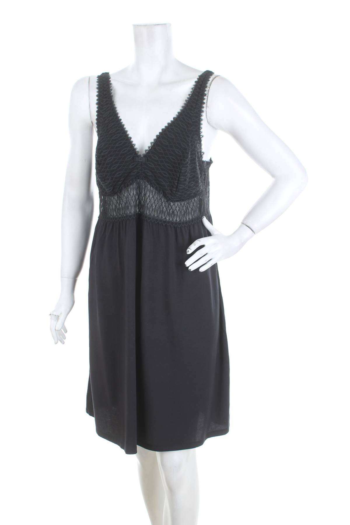 Дамска нощница Triumph1