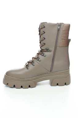 Дамски боти Tamaris2