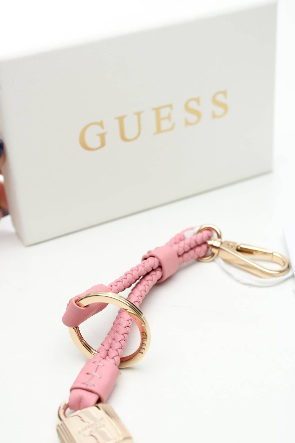 Аксесоар Guess3