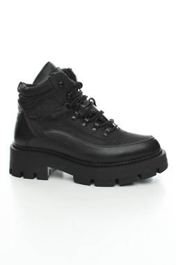 Дамски боти Tamaris1