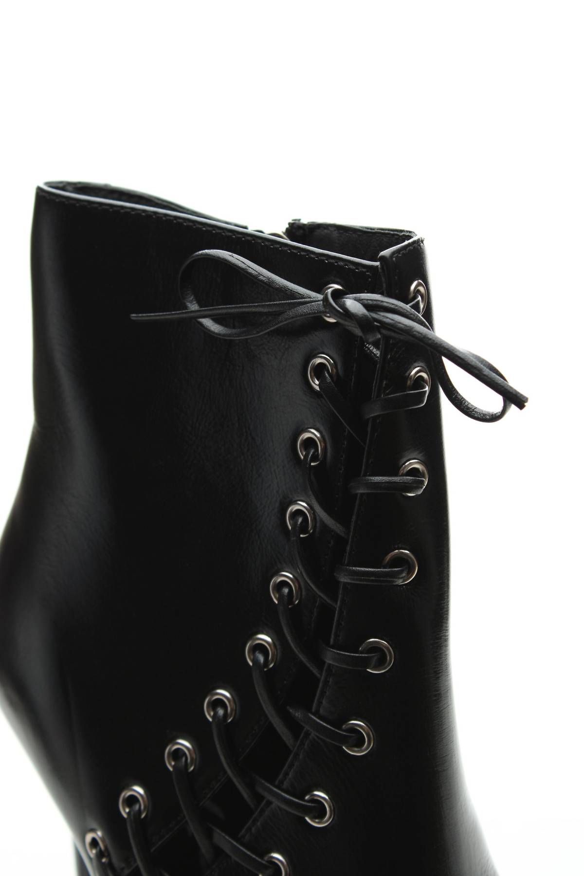 Дамски боти Pinko5