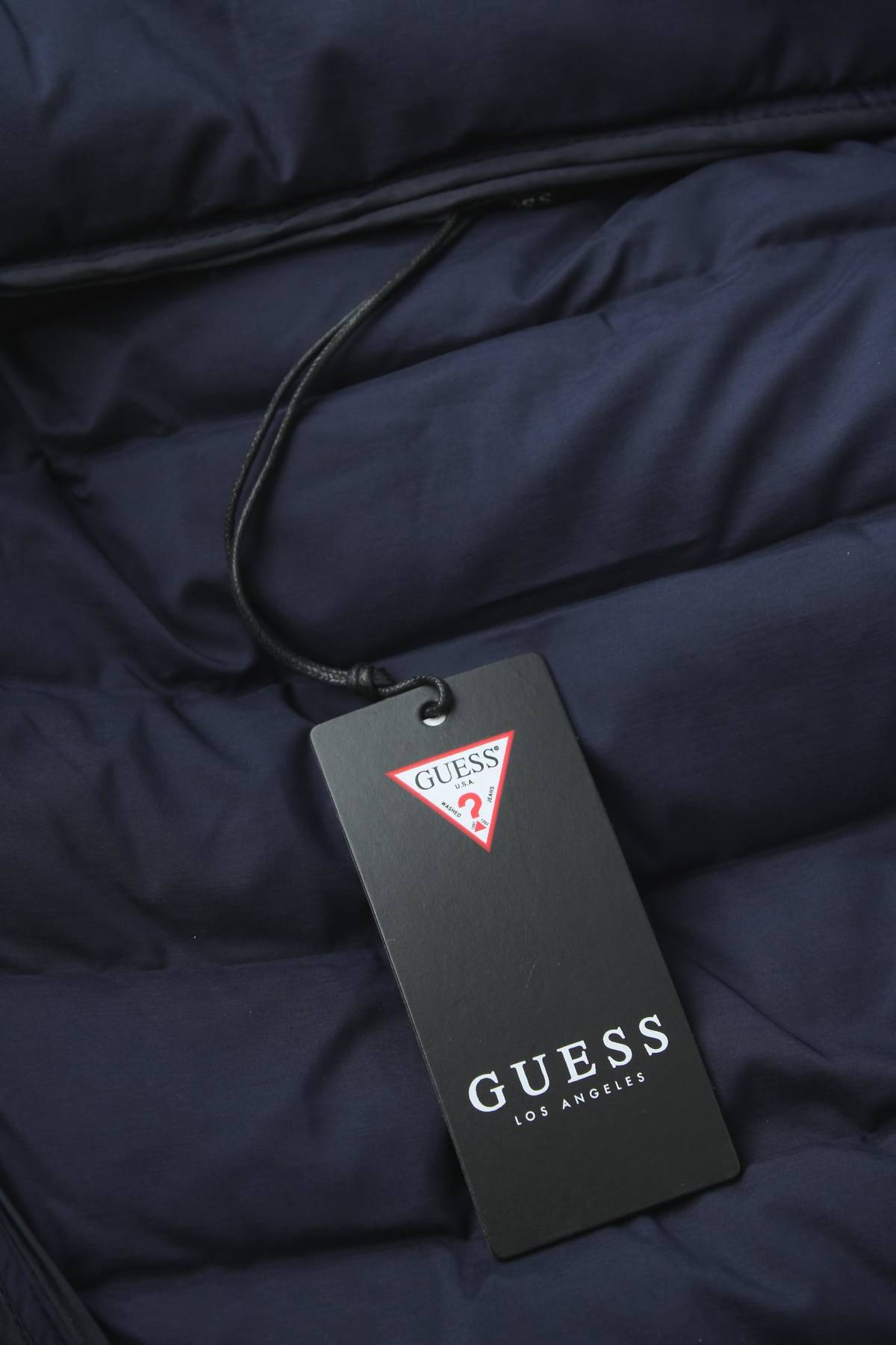 Дамско яке Guess4 - Contour.bg Дамско яке Guess4