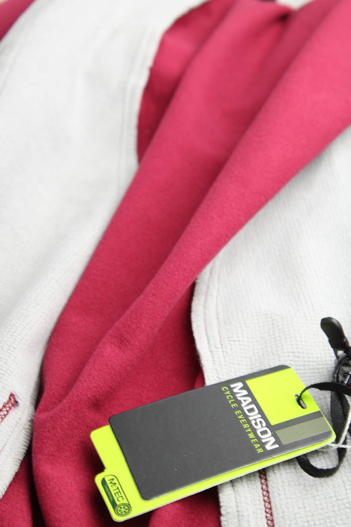 Γυναικείο αθλητικό μπουφάν Madison4