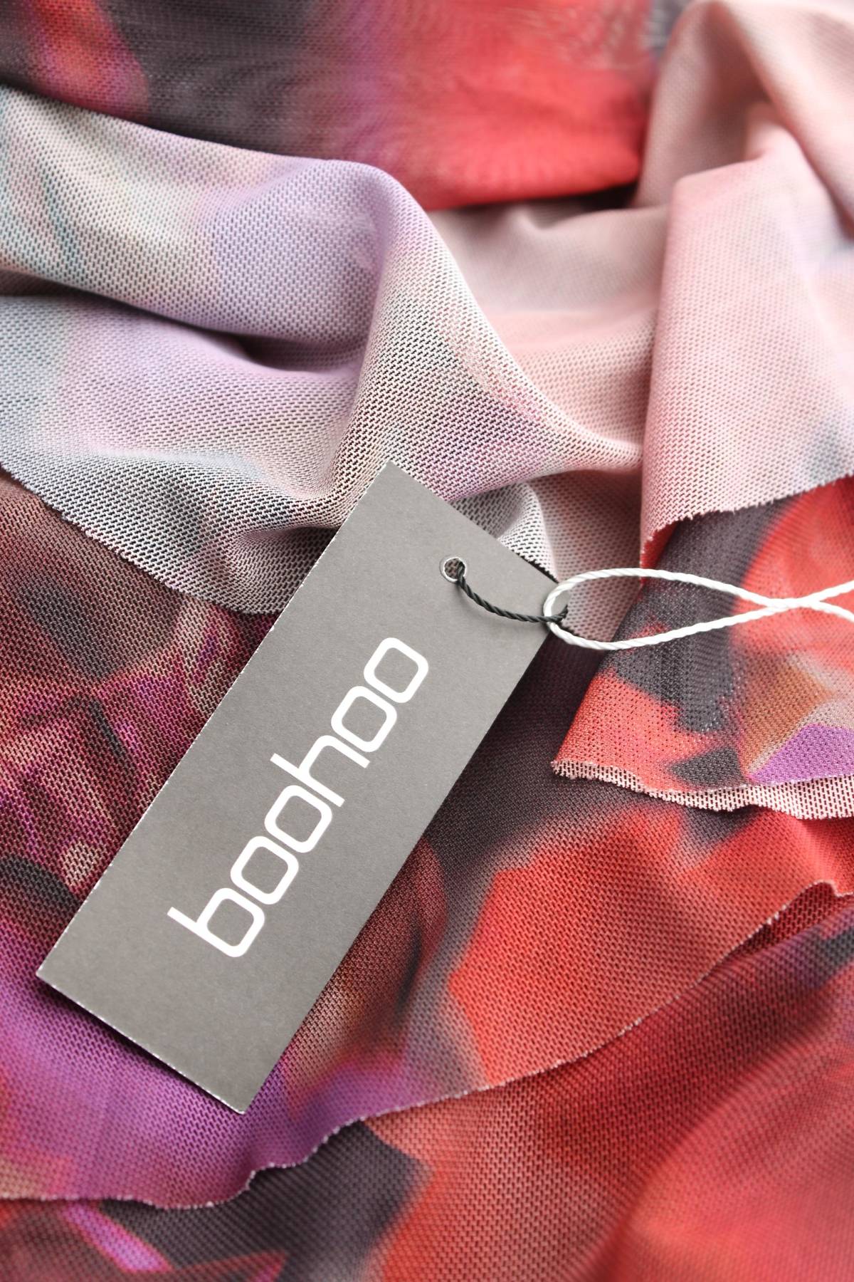 Рокля Boohoo3