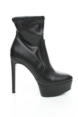 Дамски боти Steve Madden1