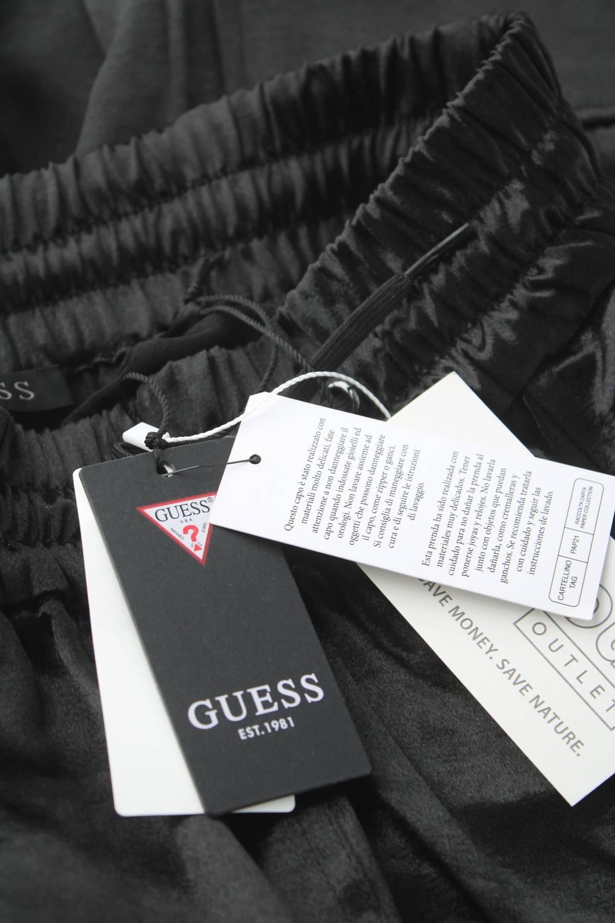 Дамски панталон Guess3