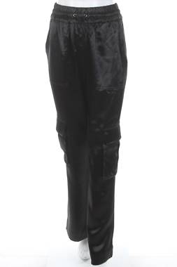 Дамски панталон Guess1