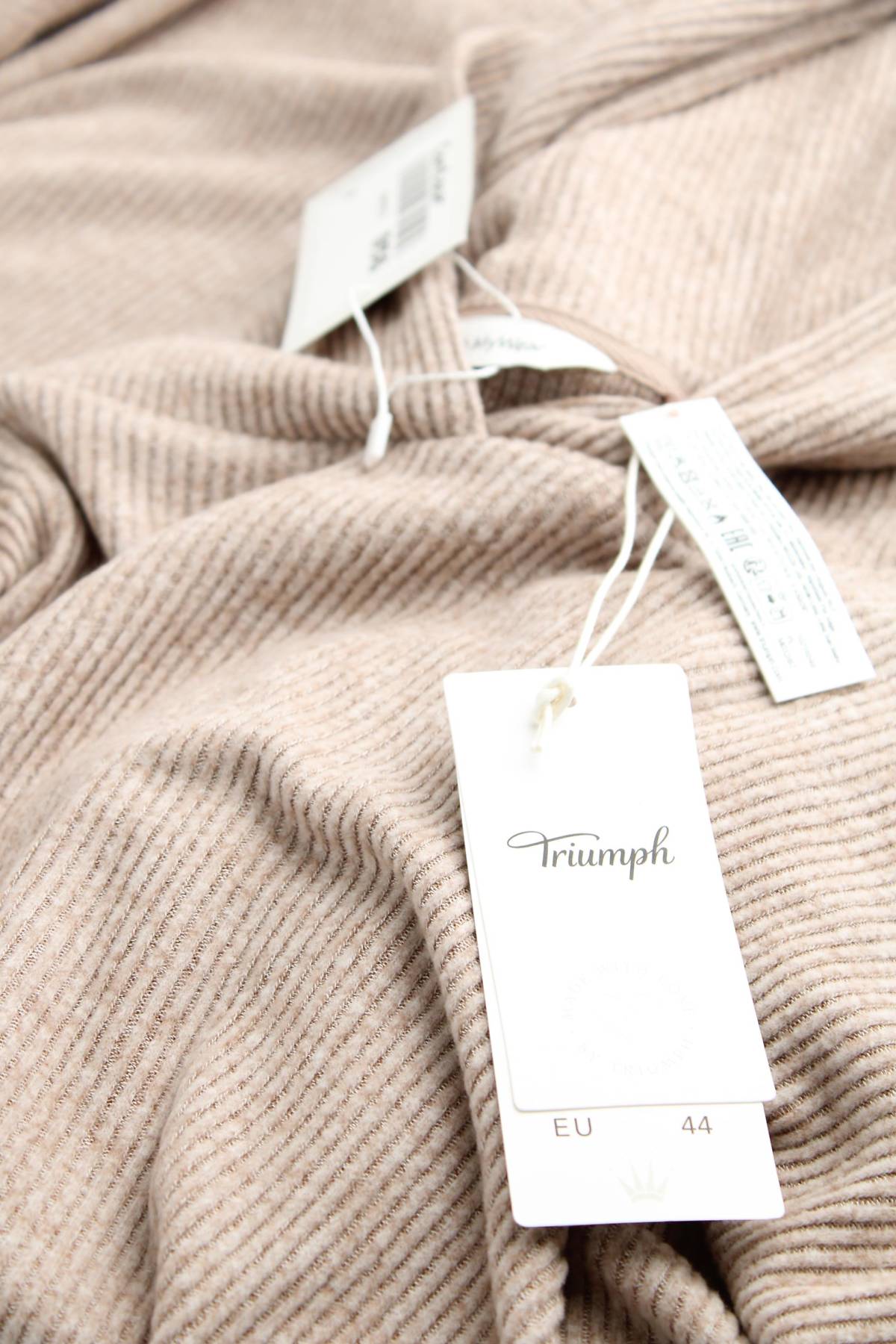 Домашно облекло Triumph3