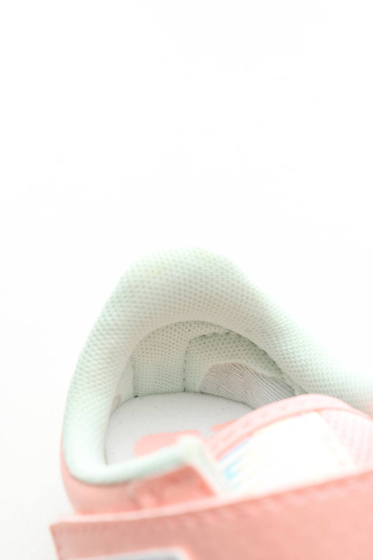 Παιδικά αθλήτικα παπούτσια New Balance5