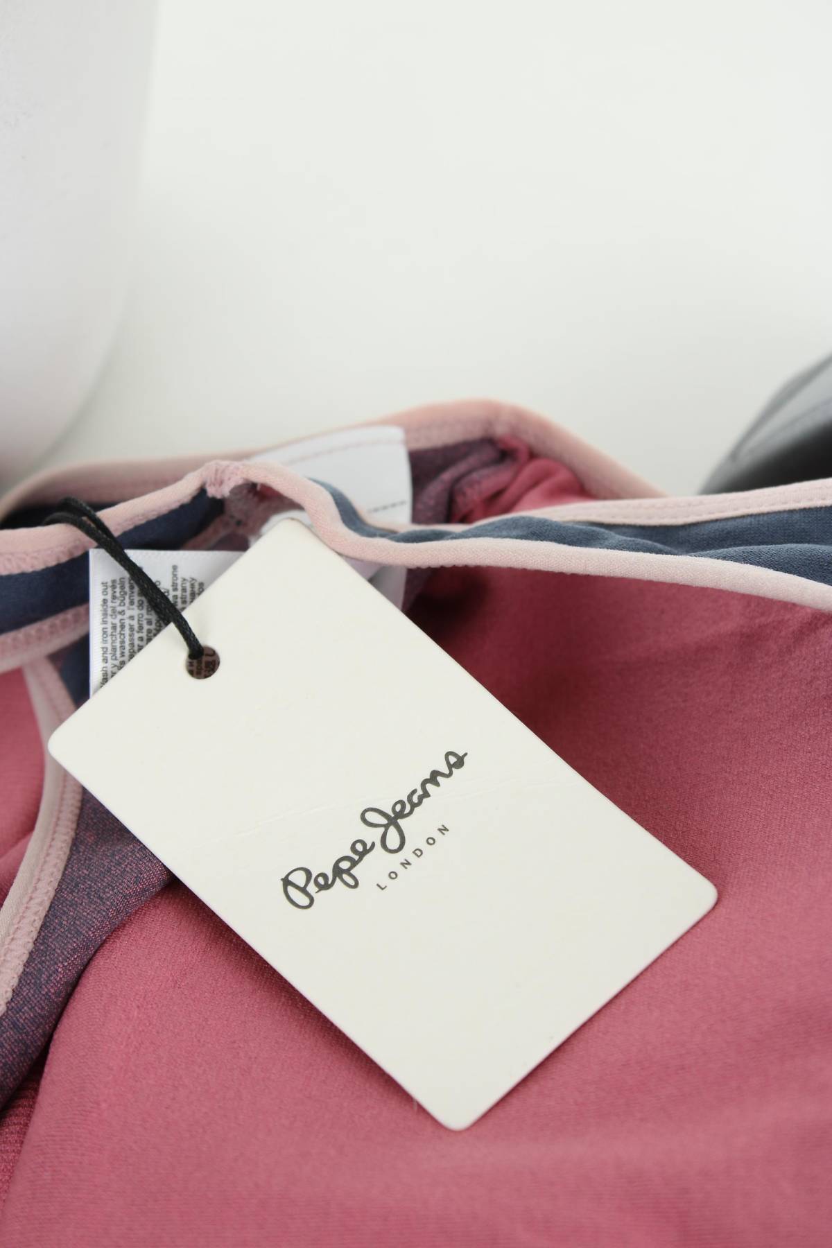 Спортен сутиен Pepe Jeans3