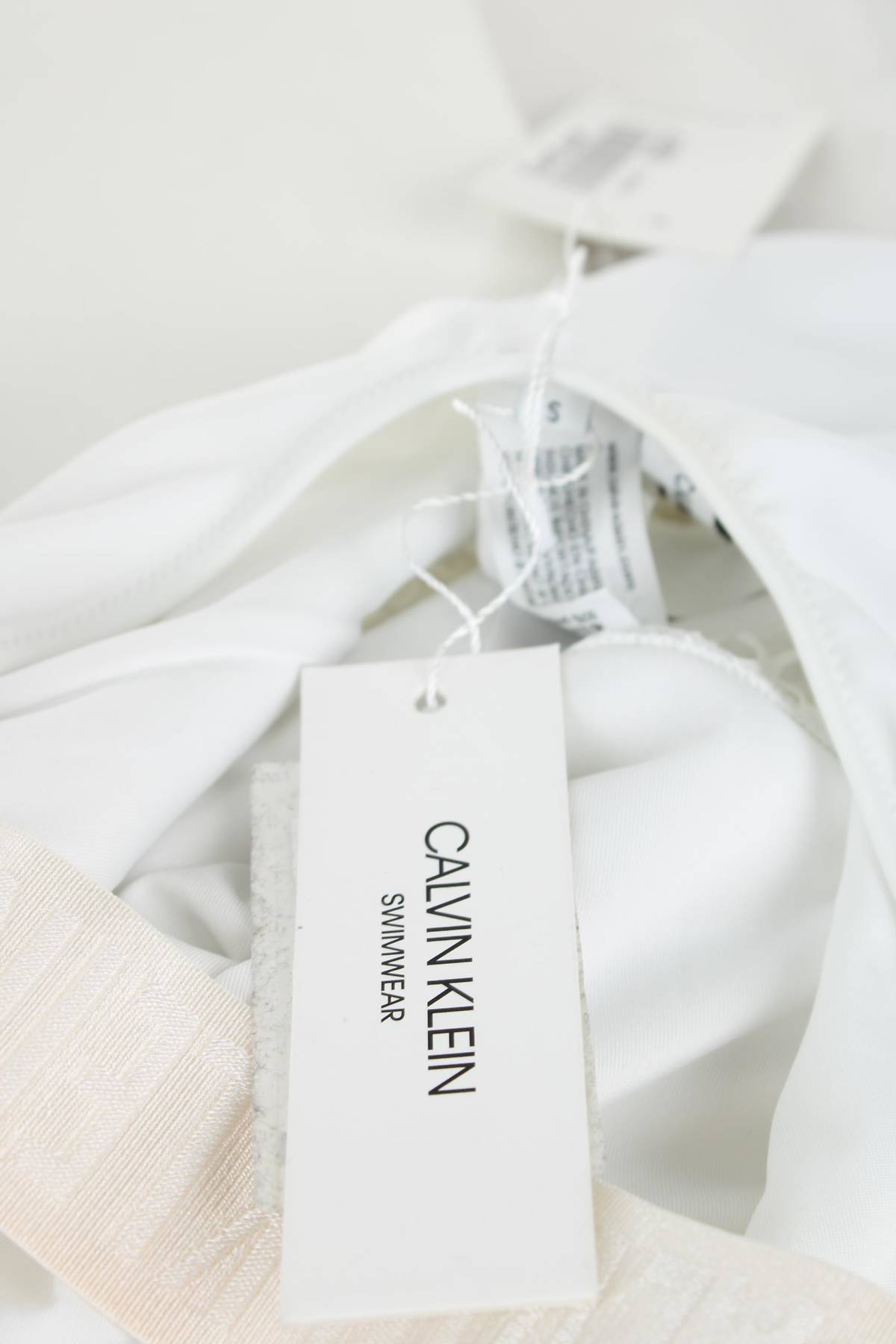 Цял бански Calvin Klein3 - Contour.bg Цял бански Calvin Klein3