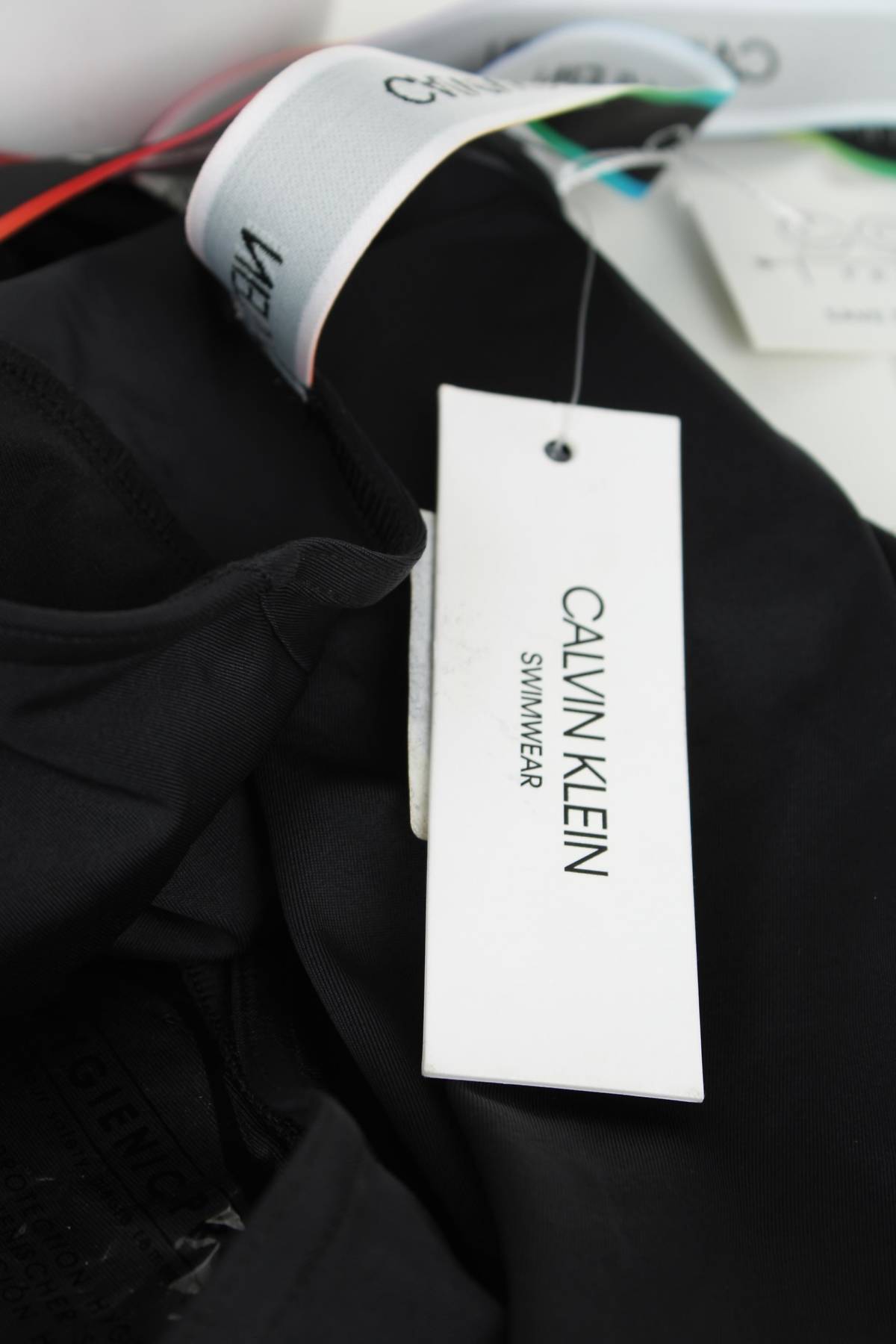 Цял бански Calvin Klein3