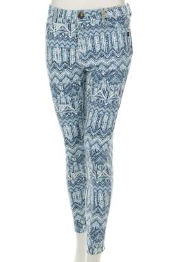Дамски панталон Desigual1 - Contour.bg Дамски панталон Desigual1