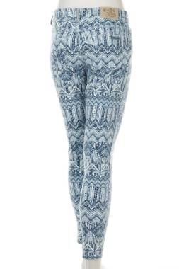 Дамски панталон Desigual2 - Contour.bg Дамски панталон Desigual2