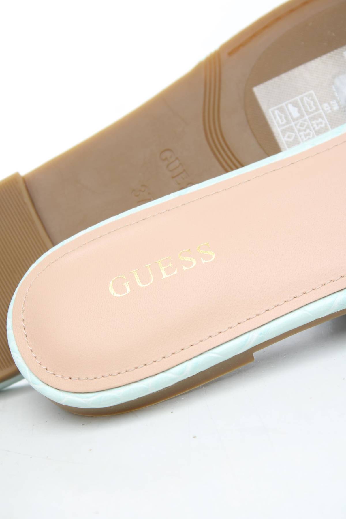 Чехли Guess5