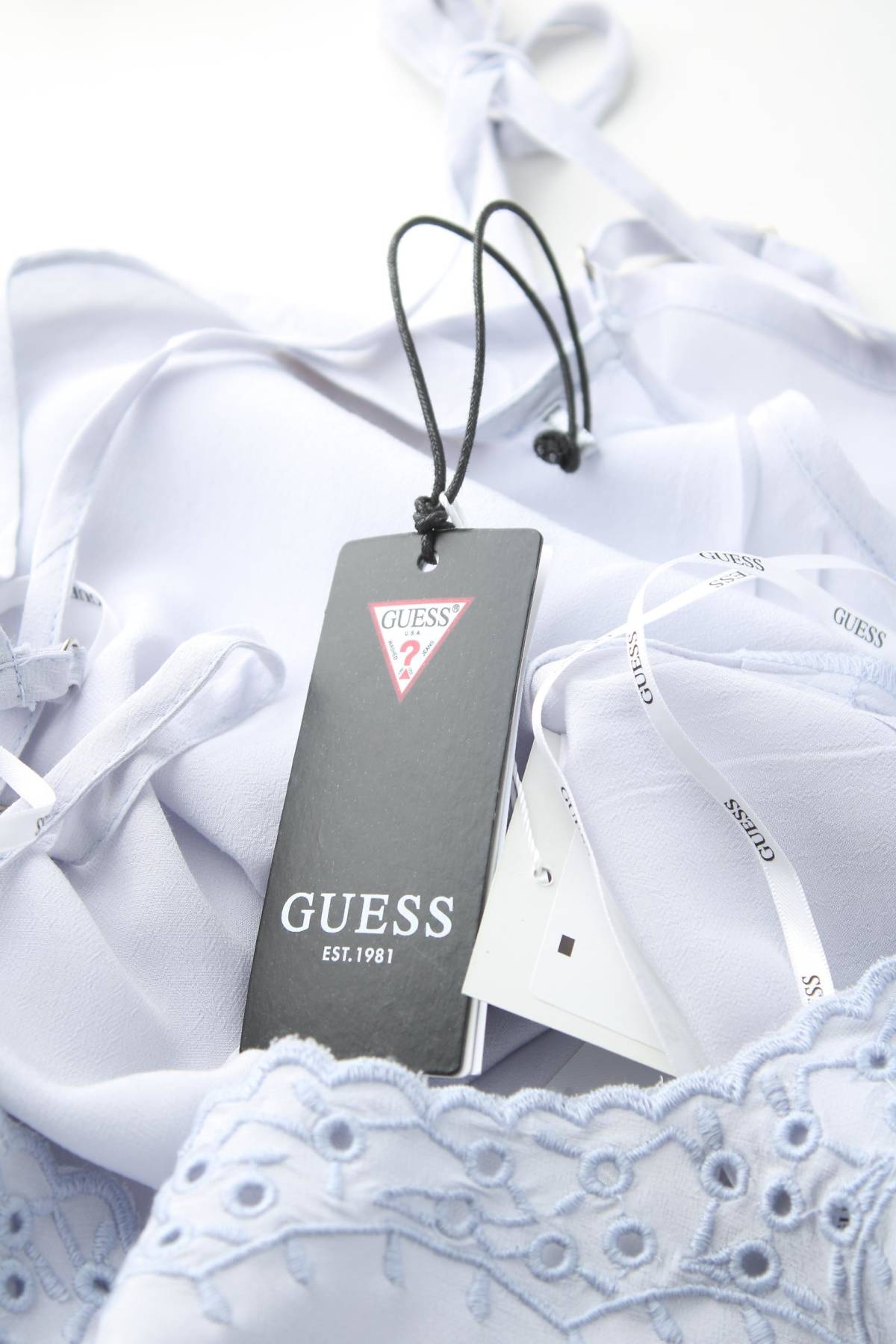 Дамски потник Guess3