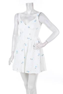 Рокля Missguided1 - Contour.bg Рокля Missguided1