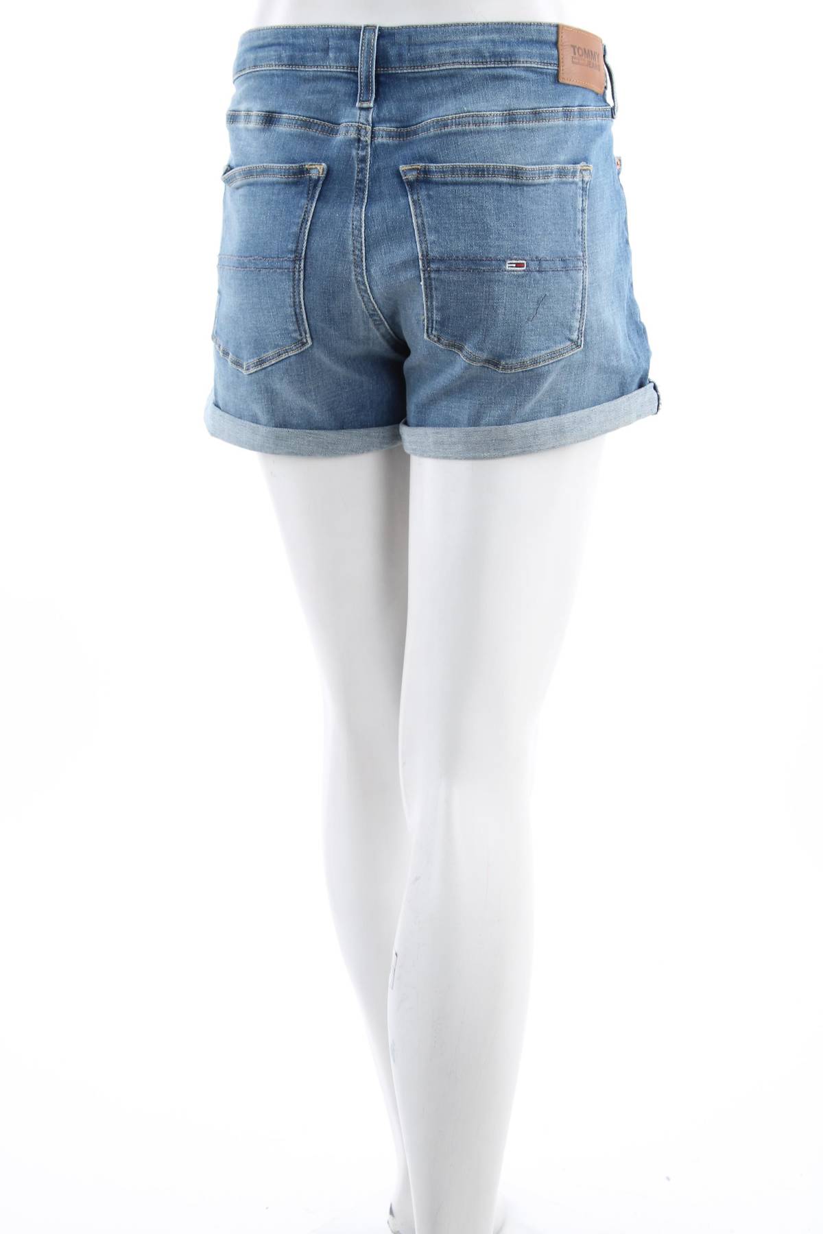 Γυναικεία τζιν σορτσάκια Tommy Jeans2 - Contourshop.gr Γυναικεία τζιν σορτσάκια Tommy Jeans2