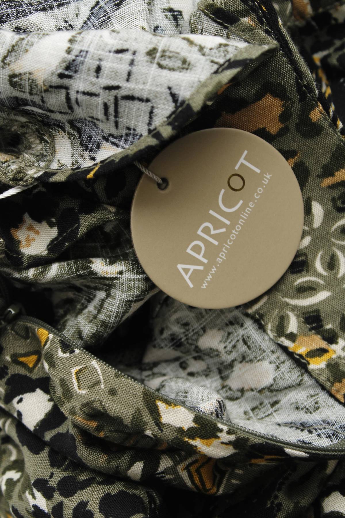 Дамски къс панталон Apricot3 - Contour.bg Дамски къс панталон Apricot3
