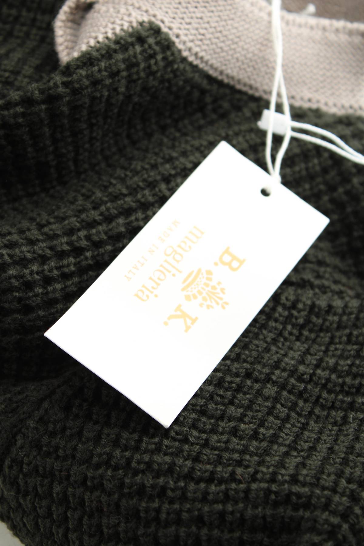 Дамска жилетка B. K.3