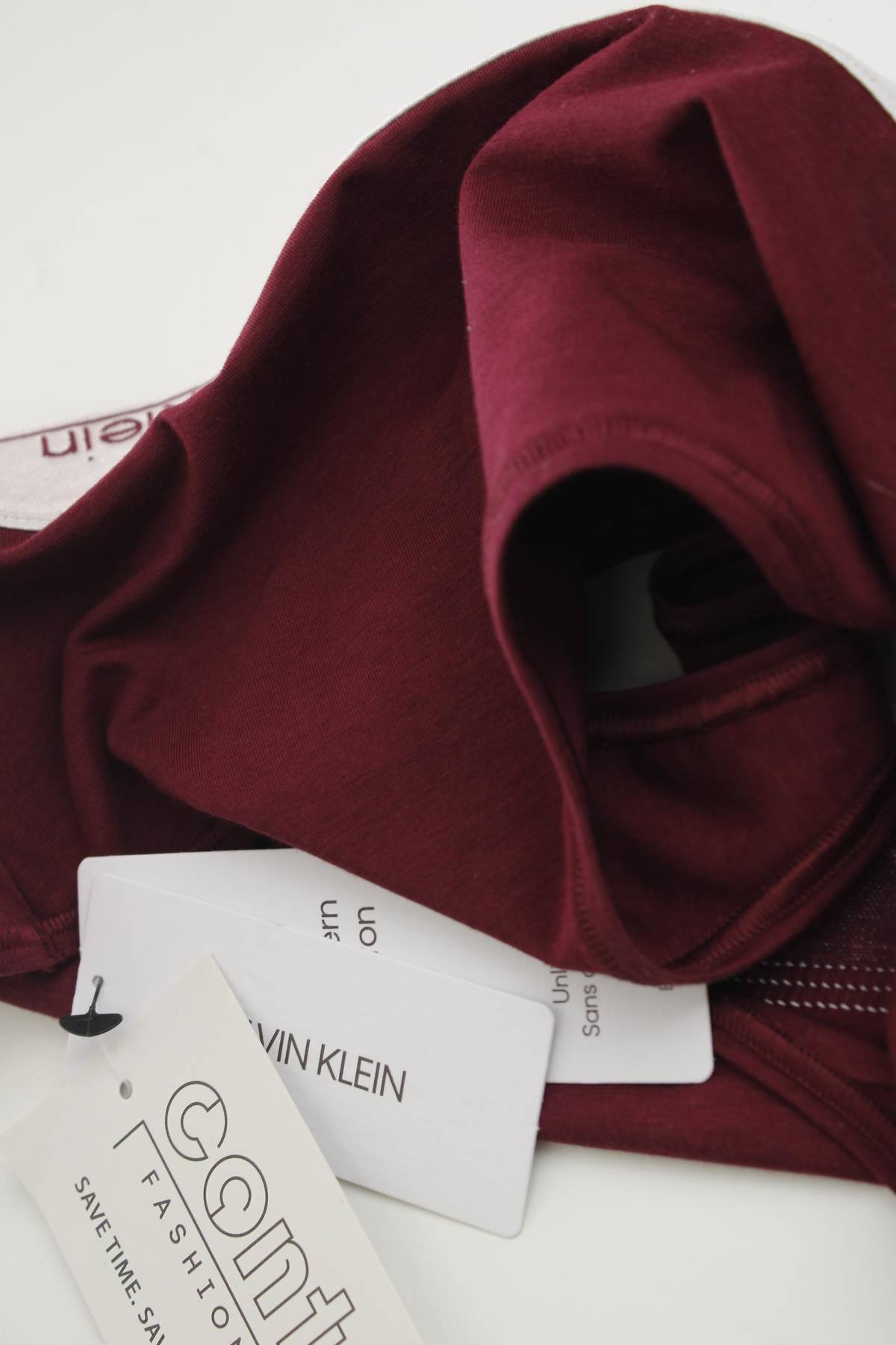 Спортен сутиен Calvin Klein3