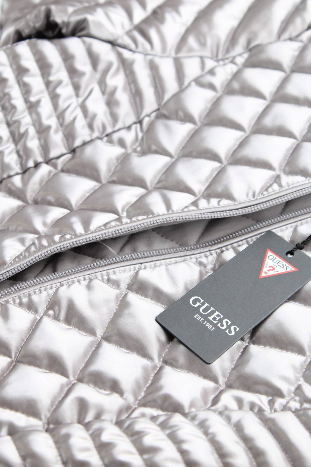 Дамско яке Guess3