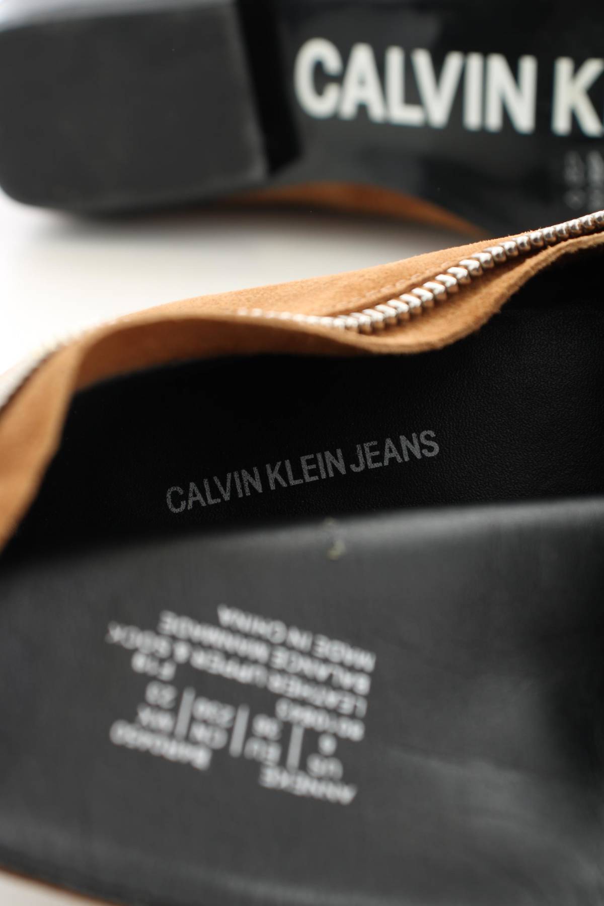 Γυναικεία μποτάκια Calvin Klein Jeans5