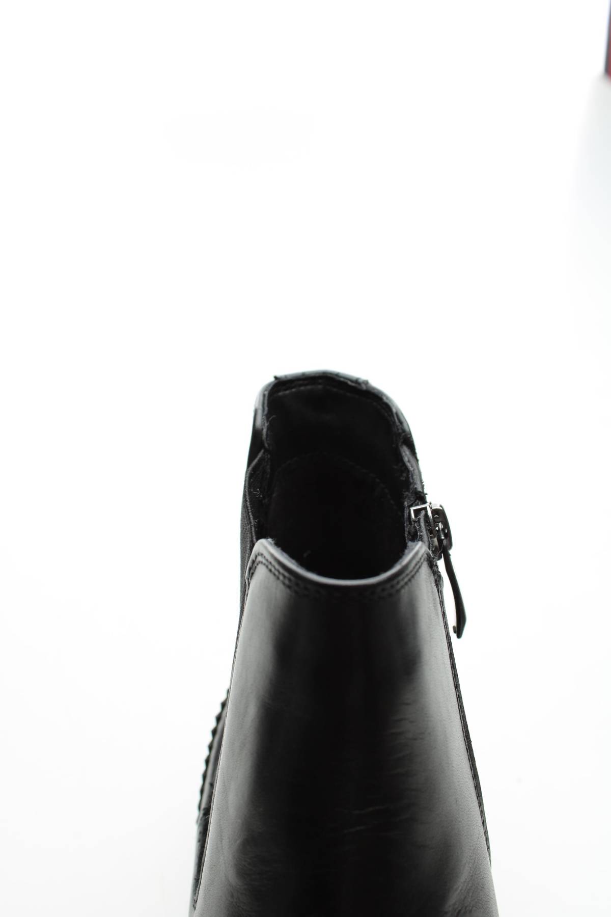 Дамски боти Tamaris5