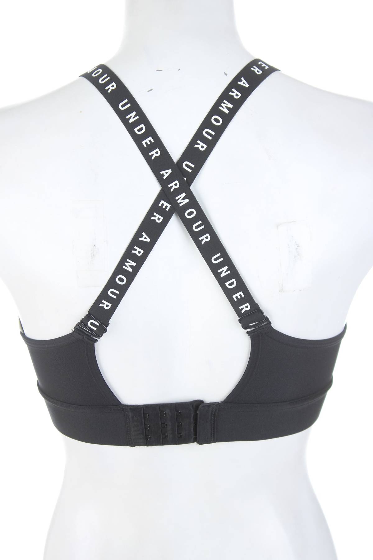 Спортен сутиен Under Armour2