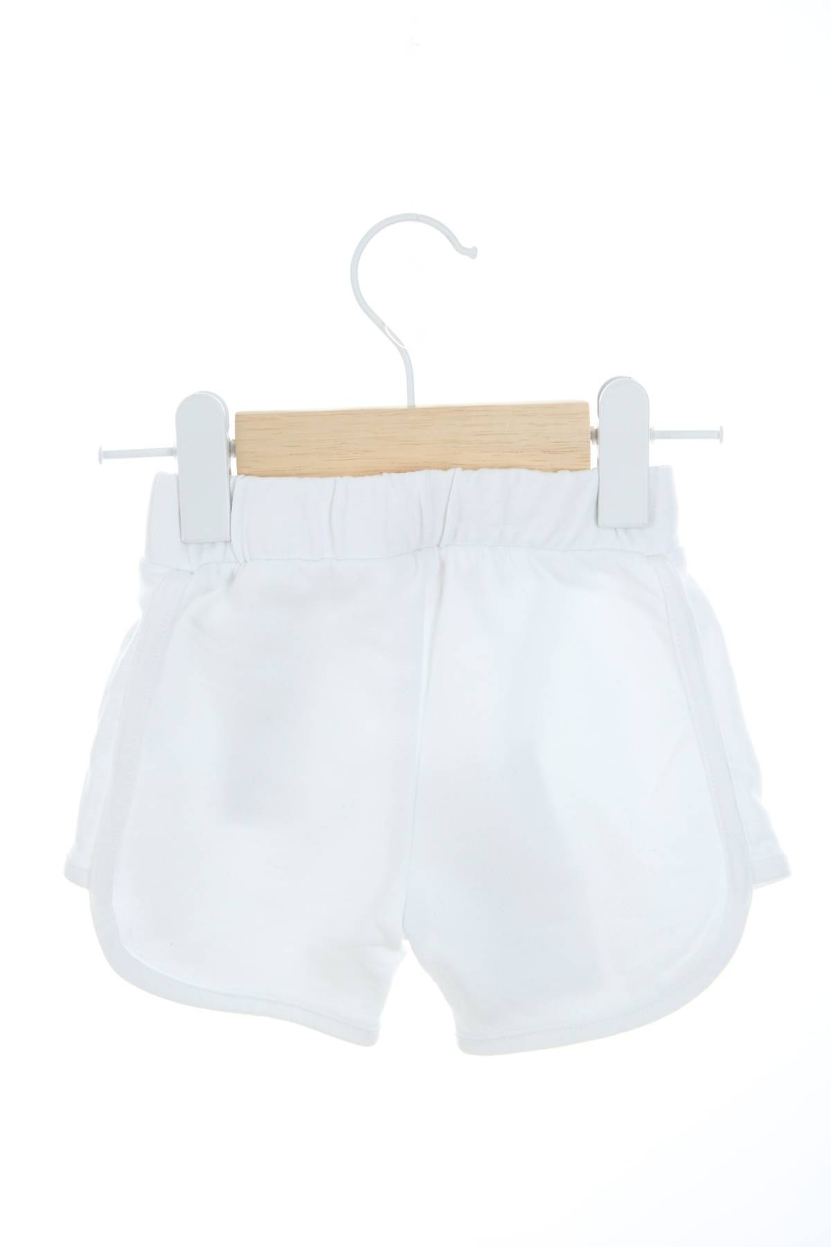 Παιδικά σορτσάκια Guess2