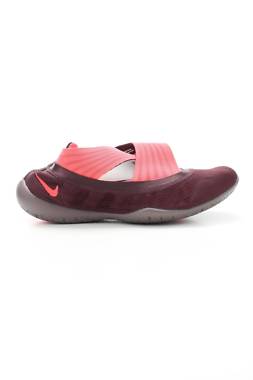 Дамски обувки Nike1