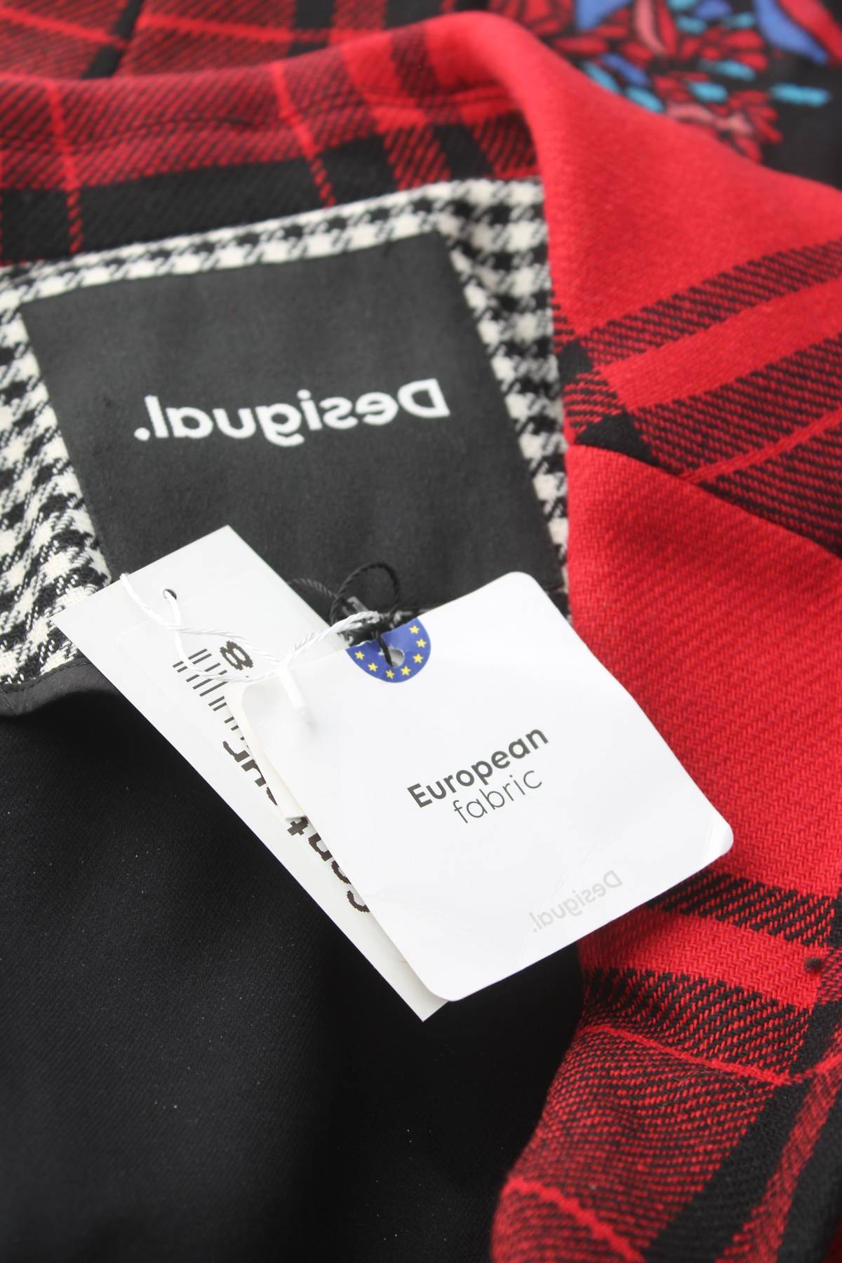 Дамско палто Desigual4 - Contour.bg Дамско палто Desigual4