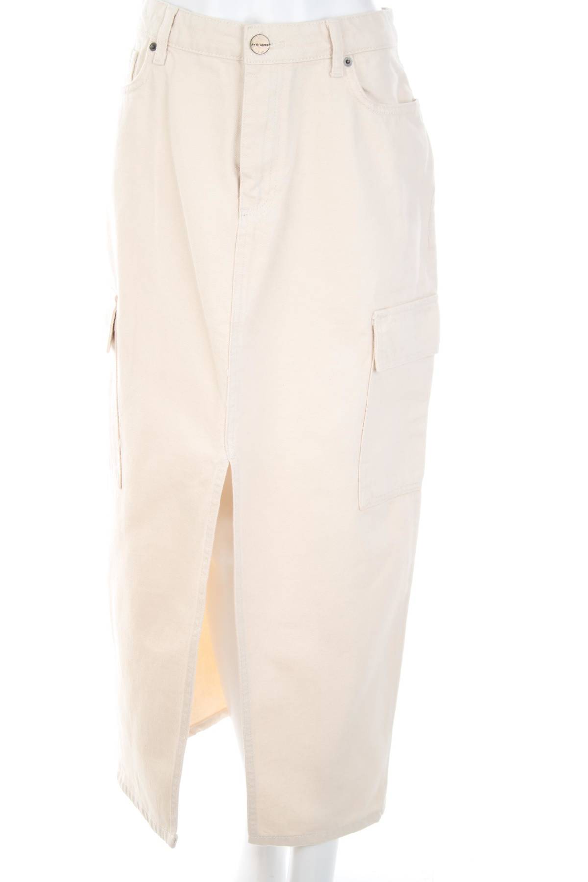 Пола 2Y Studios1