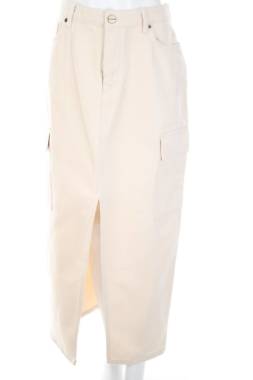 Пола 2Y Studios1