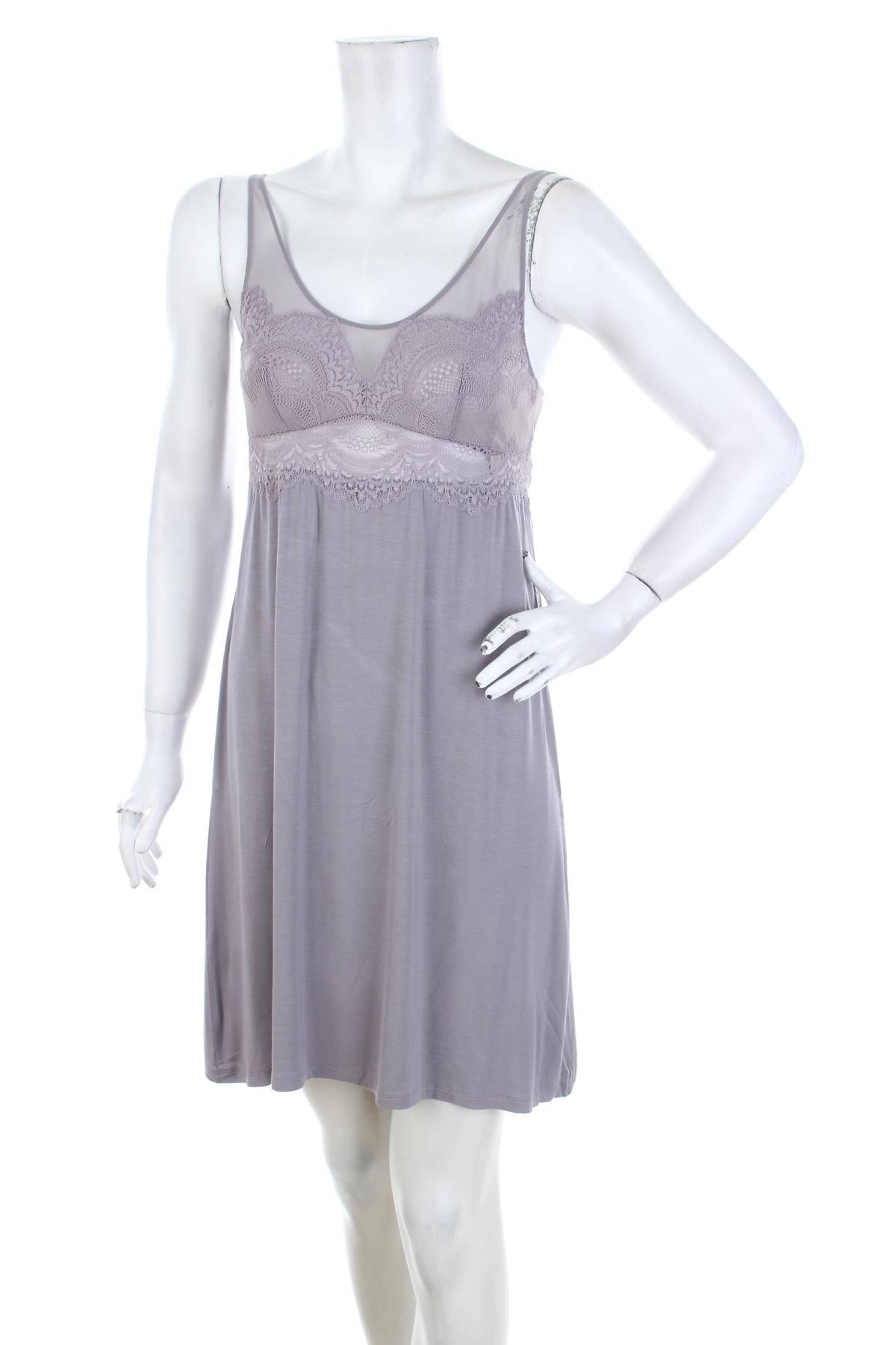 Дамска нощница Triumph1