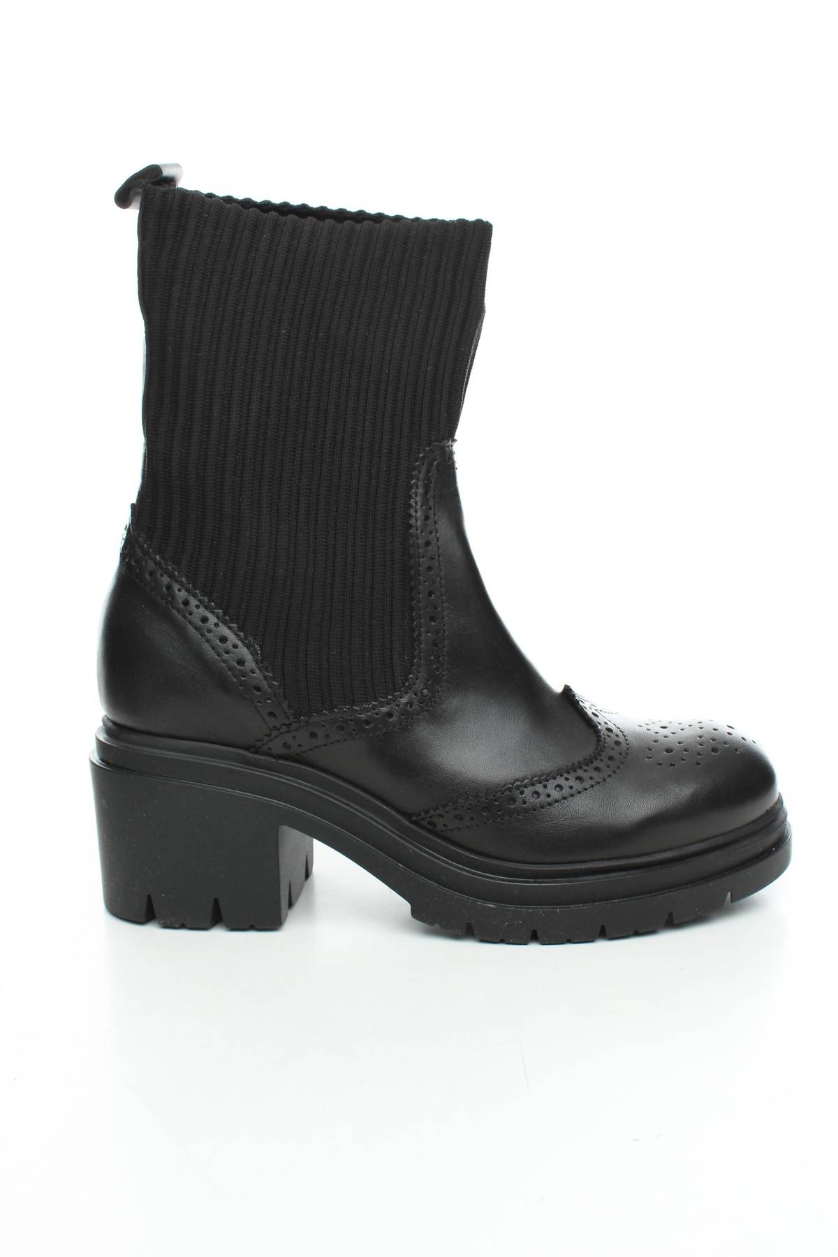 Дамски боти Inuovo1