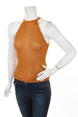 Γυναικείο αμάνικο Guess1