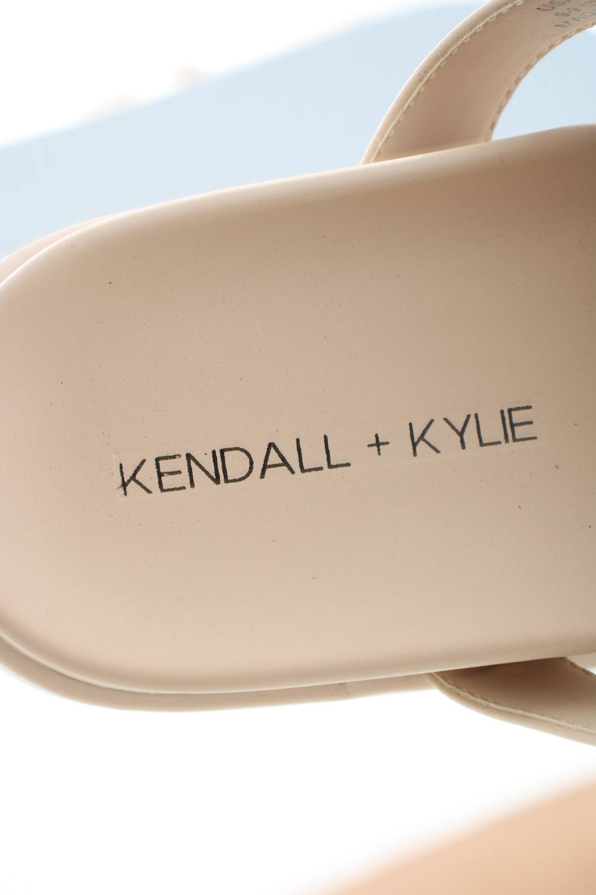 Чехли Kendall + Kylie5
