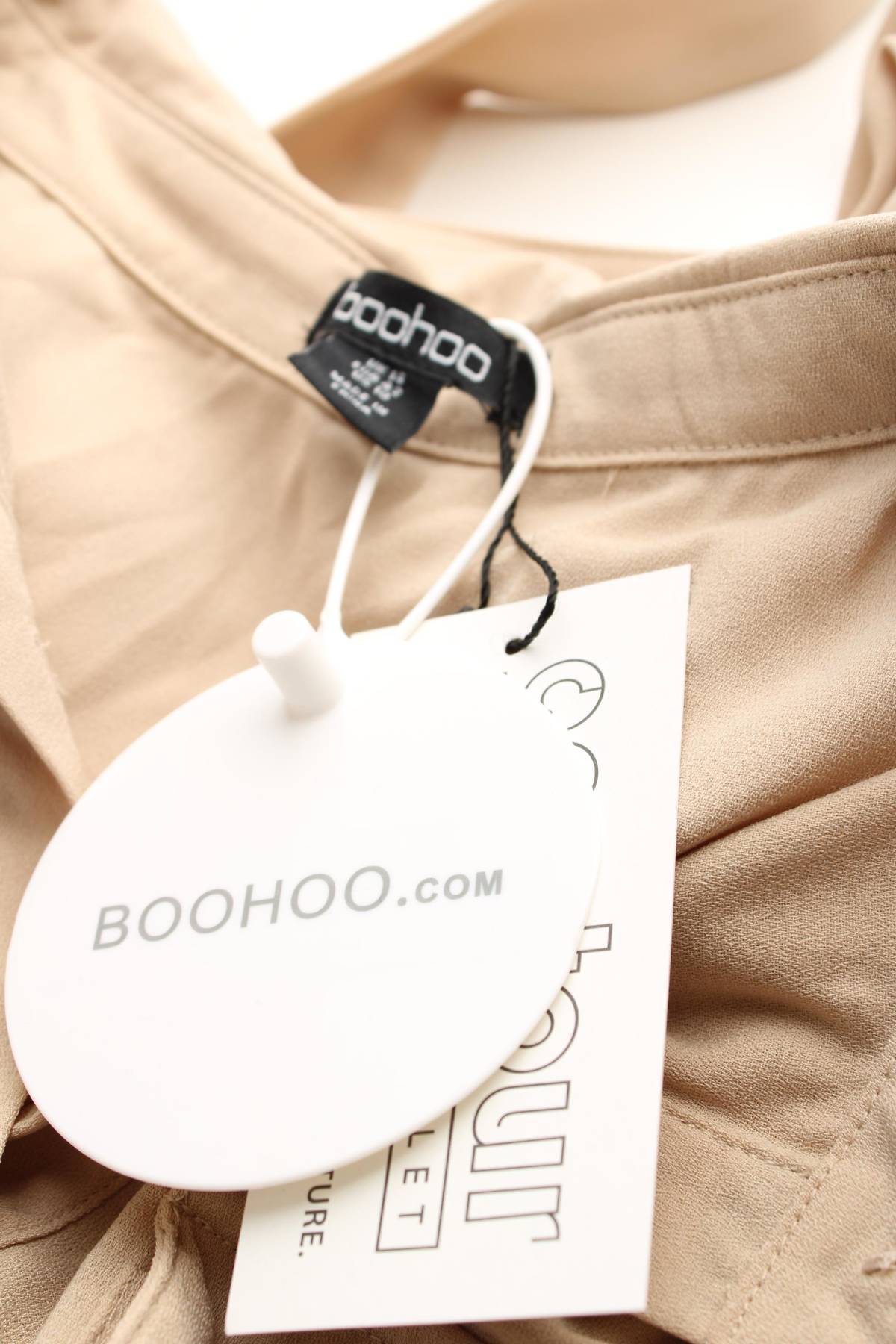 Рокля Boohoo3