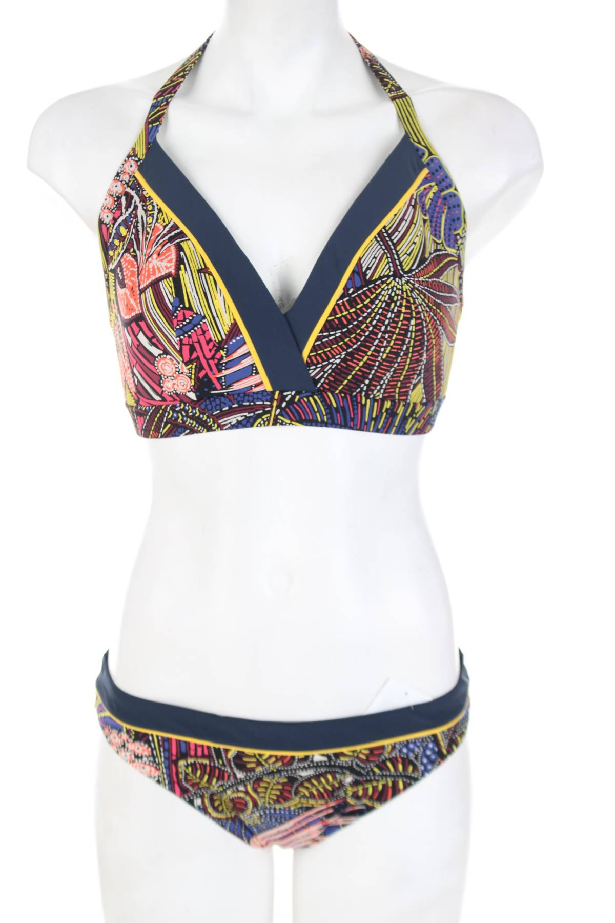 Бански костюм Chantelle1 - Contour.bg Бански костюм Chantelle1