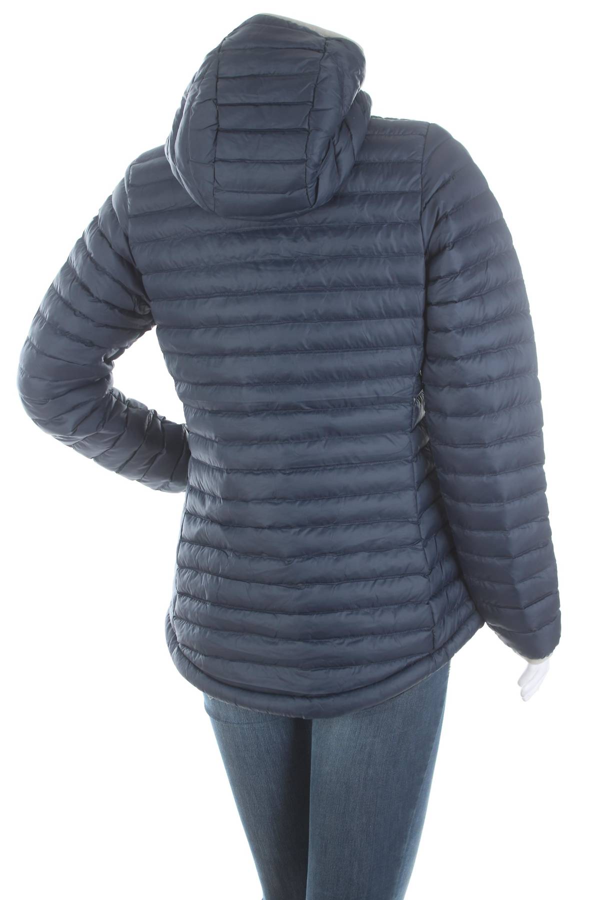 Преходно яке Helly Hansen2