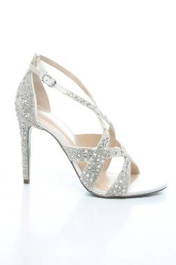 Σανδάλια Betsey Johnson1