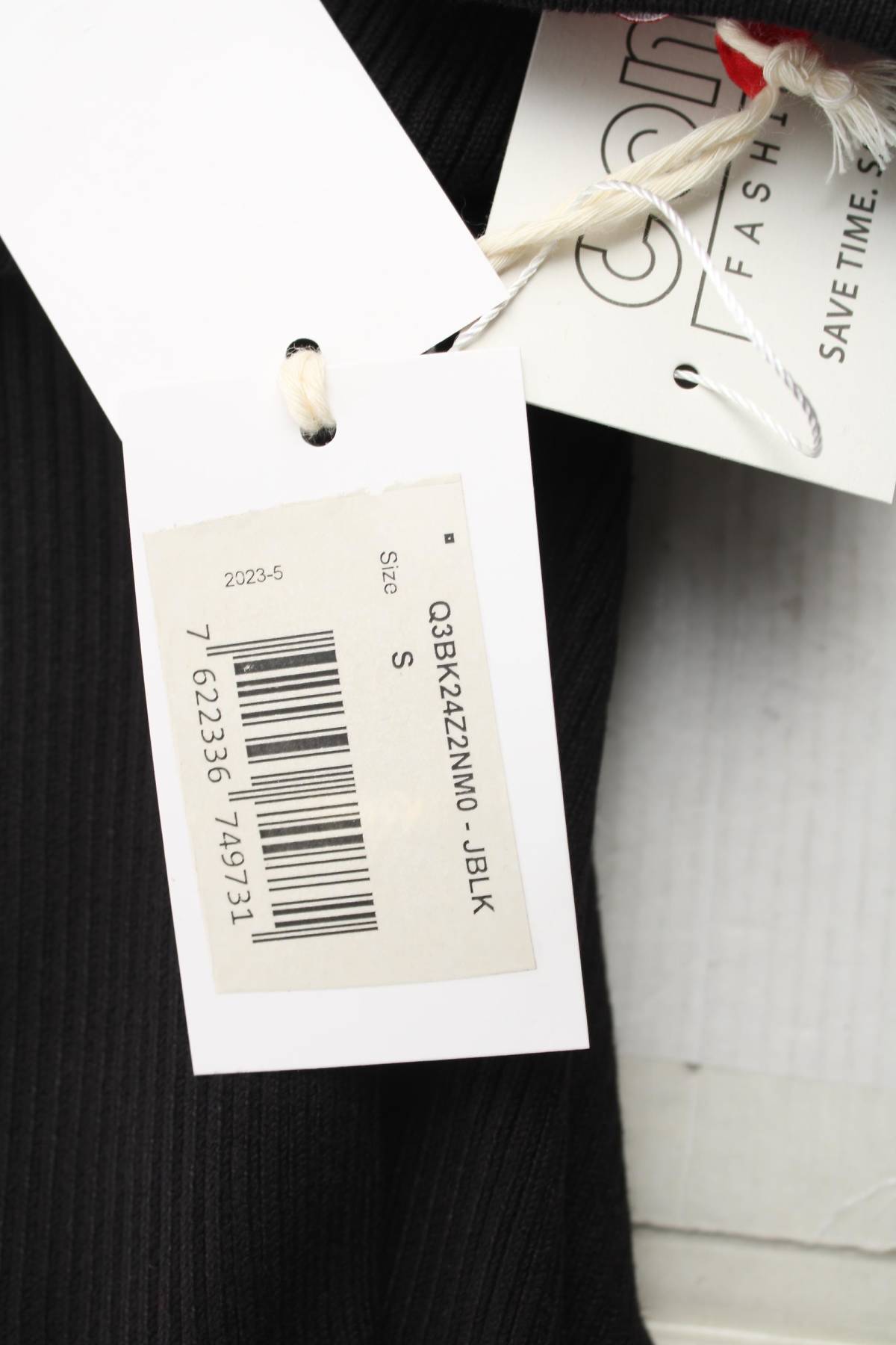 Φορέματα Guess3