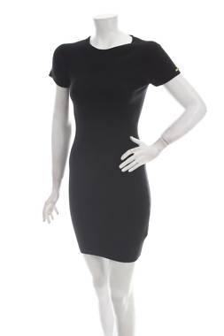 Φορέματα Guess1