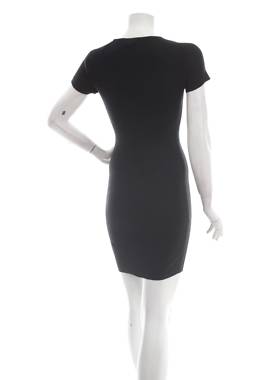 Φορέματα Guess2